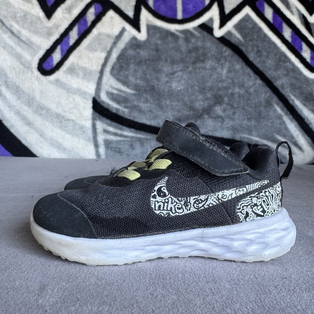 Size 7c - NIKE Revolution 6 INFANT SHOES Color Black/Light Lemon Twist‎